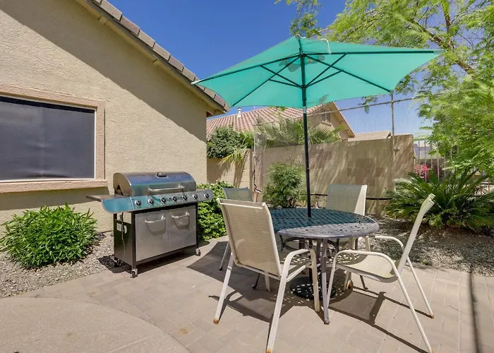 Holiday home Golfer's Oasis W/ Heated Pool In Avondale!